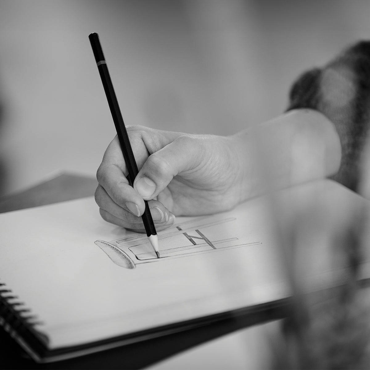 Nordic Bar Stool - Oak - Bar stool with a leather seat and solid oak legs