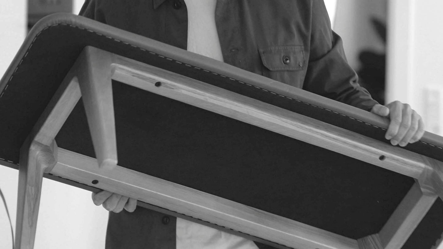 Nordic Bench - Beech - Bench with a leather seat and beechwood legs