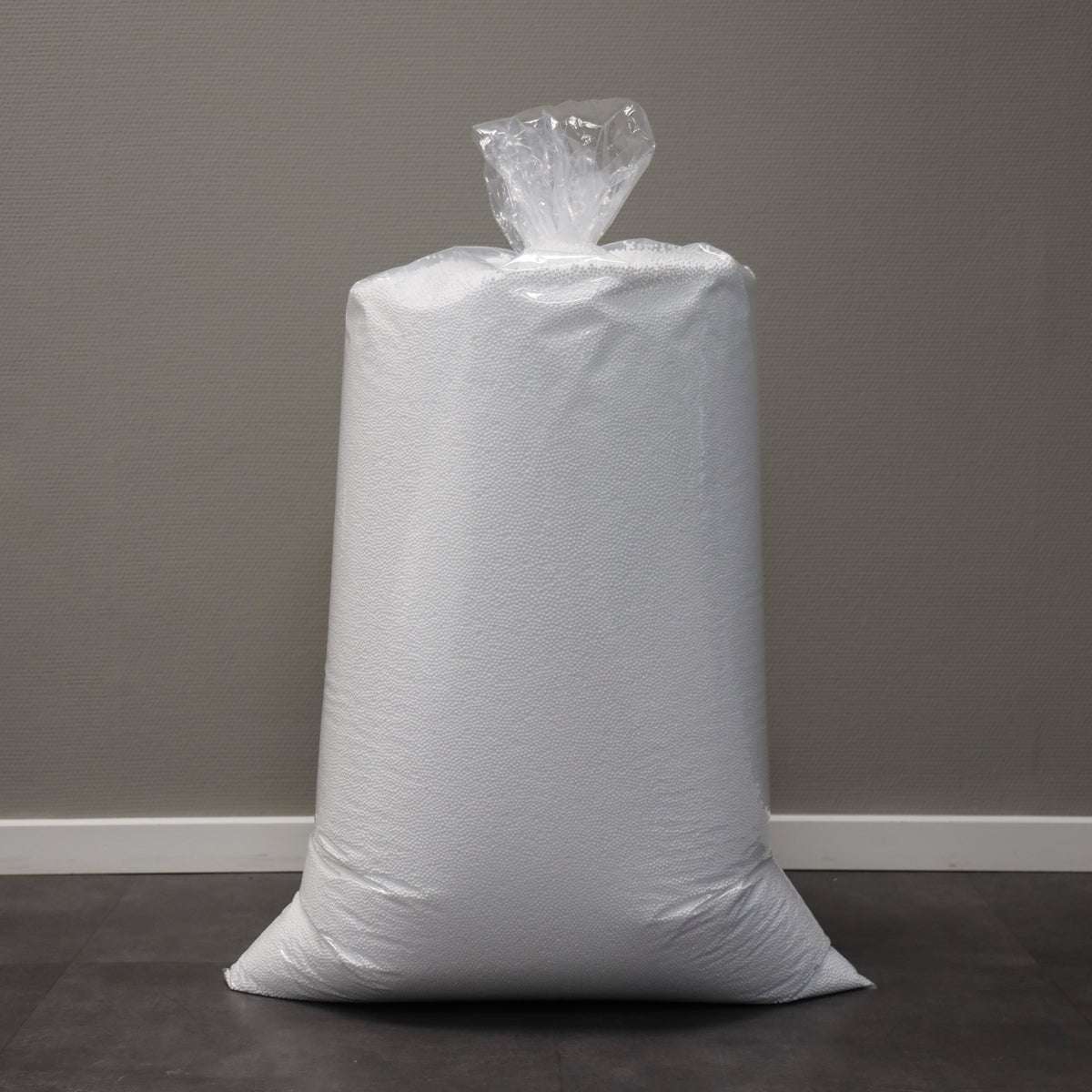 Box of 350 L refill EPS beads for bean bag filling in white packaging