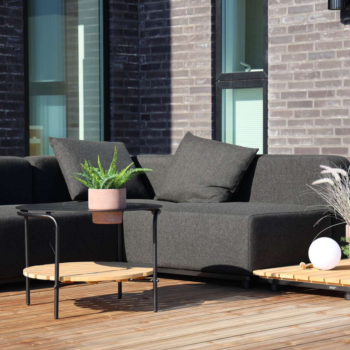 Cobana Lounge Sofa 4-seater corner outdoor sofa in black with powder-coated aluminum frame and cushions