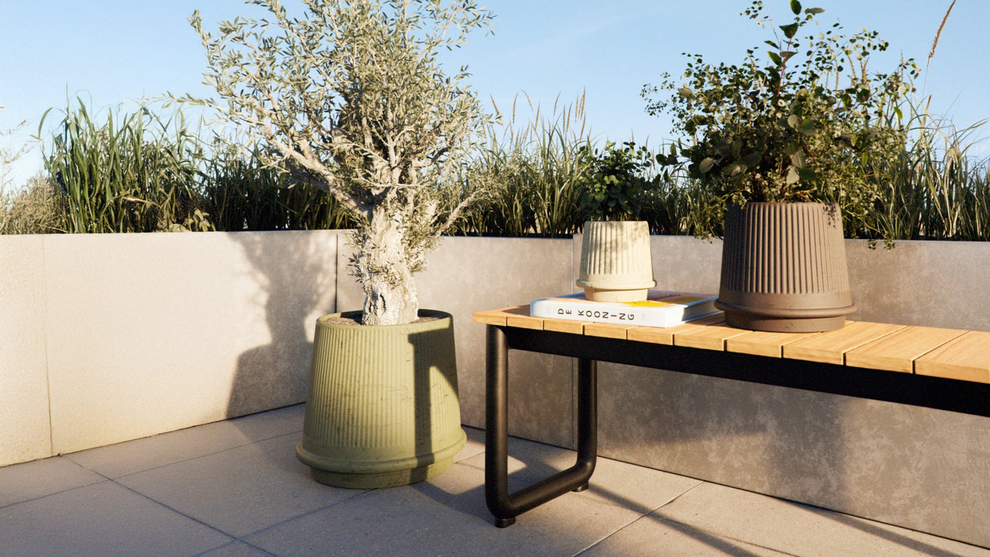 Gaia 16 - Outdoor ceramic planter with a classic, fluted design - Ø17