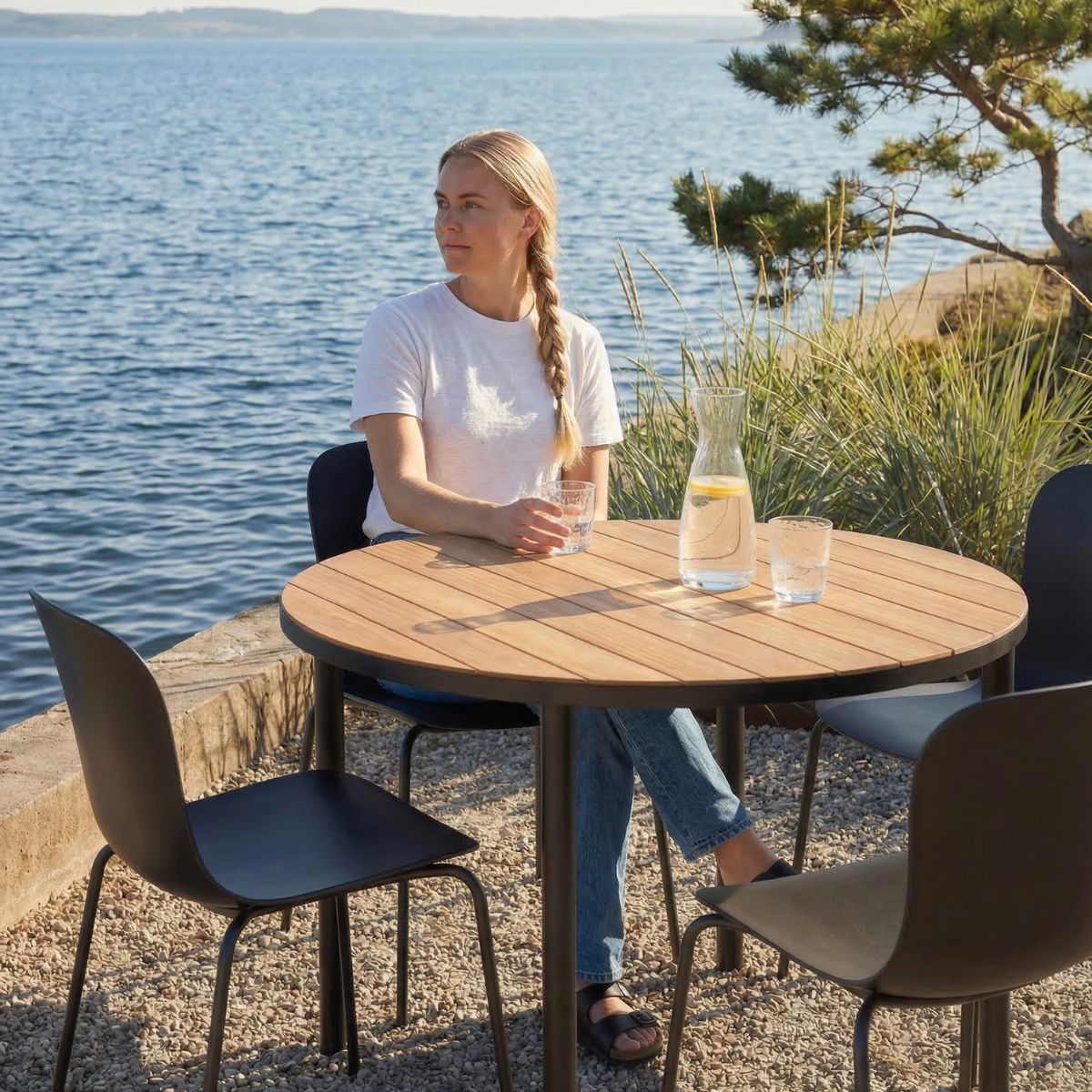 Kirra Dining Table Ø110 Noir & 4 Patio Chair No. One - Outdoor dining set for 4 with round table