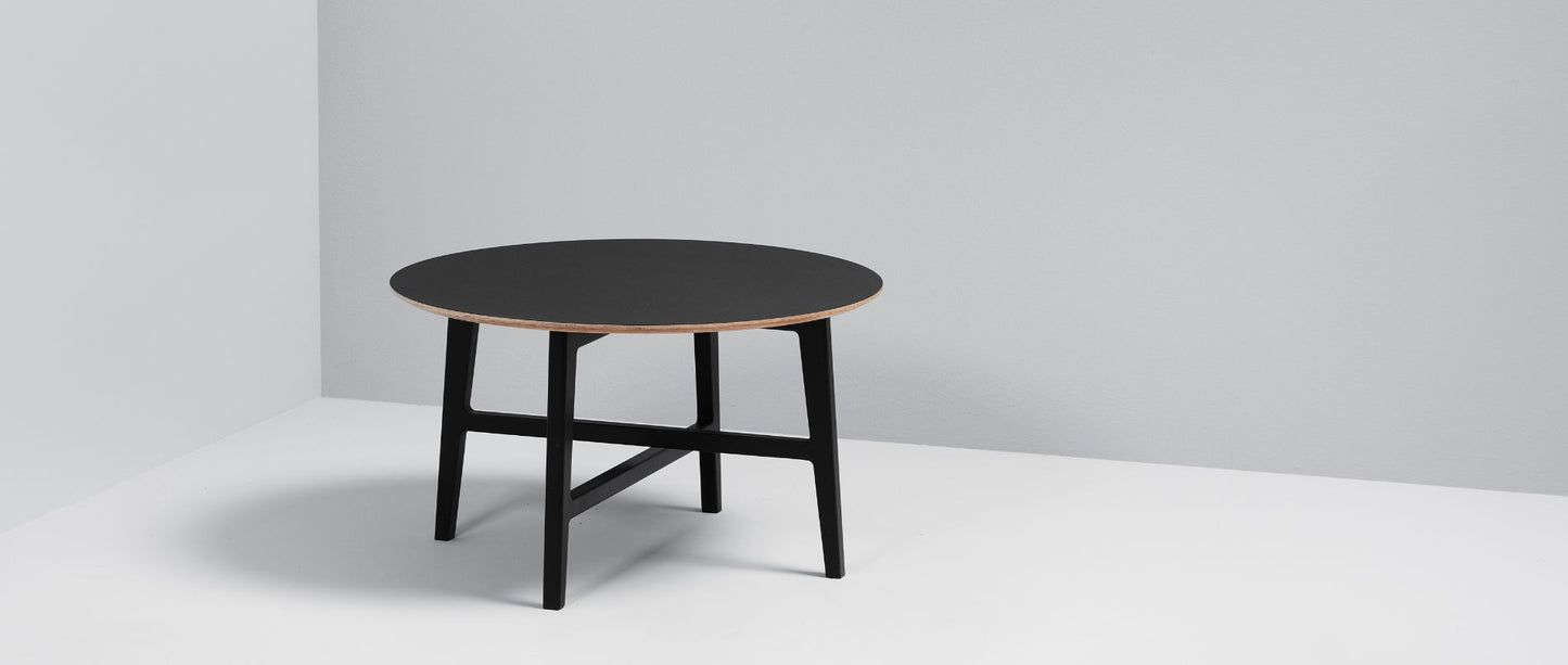 Nordic Sofa Table - Round coffee table in Danish design