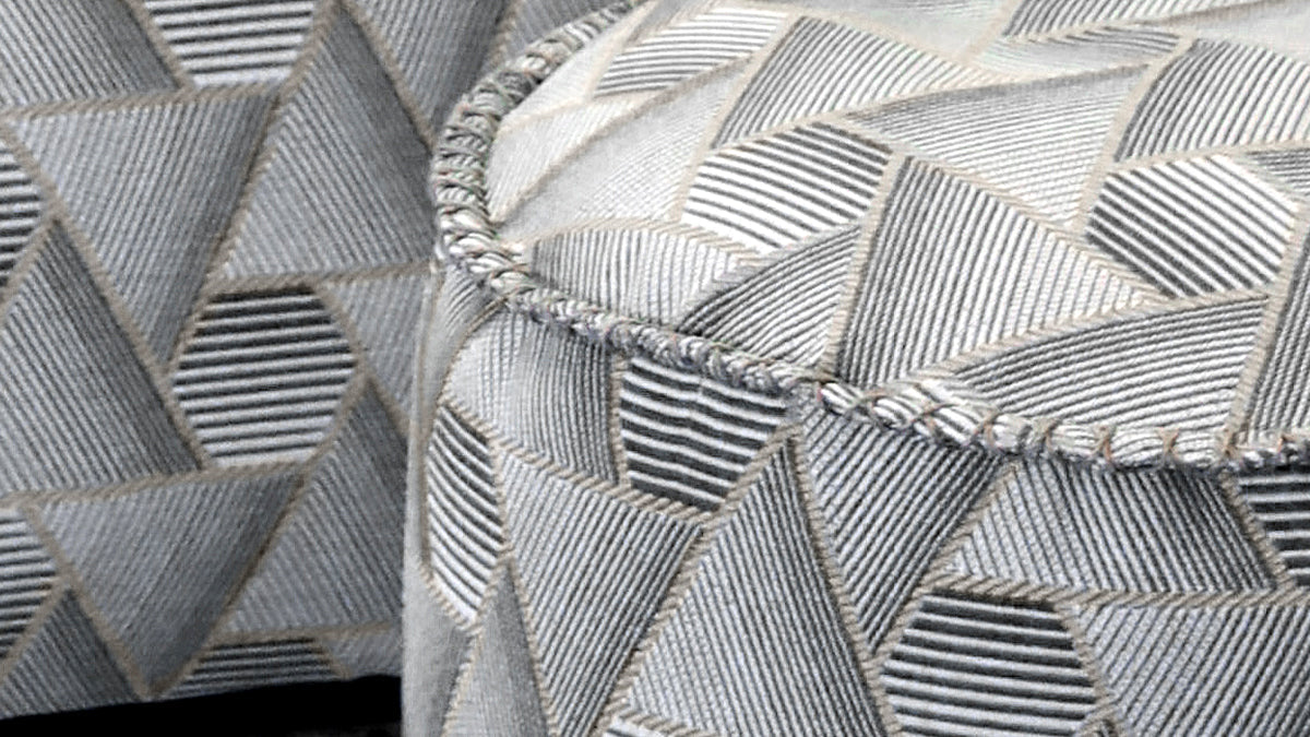 Pouf Noir - Limited Edition - Elegantly designed Limited Edition Pouf