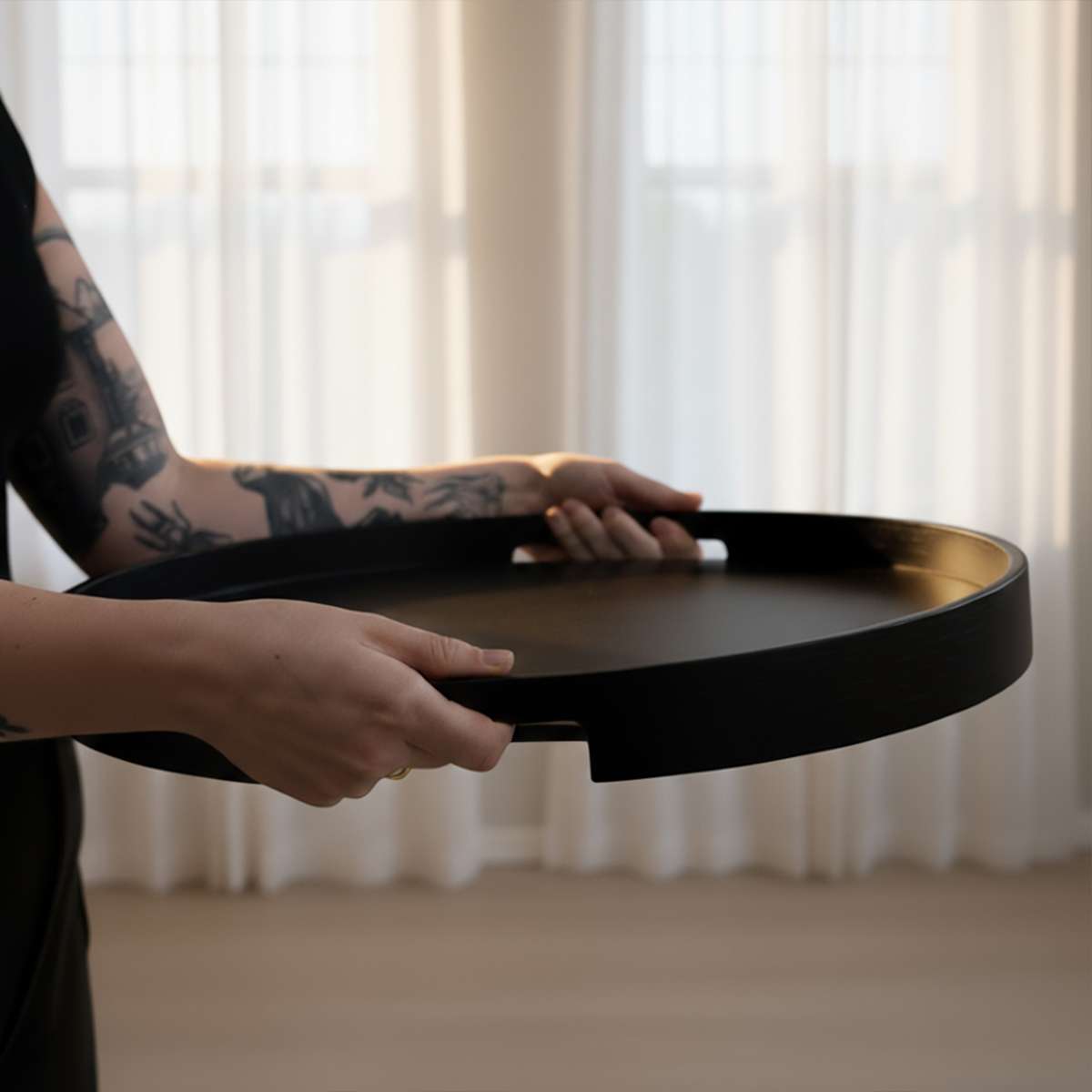 Serving Table with black lacquered steel frame and natural oak round serving tray on top