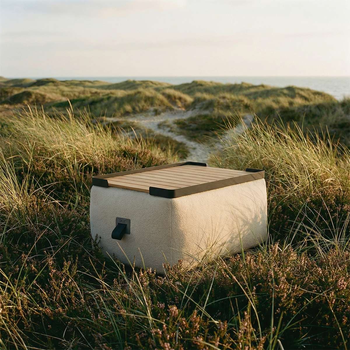 Square teak and aluminum outdoor tray with black frame designed for Soft Sofa Outdoor Pouf.