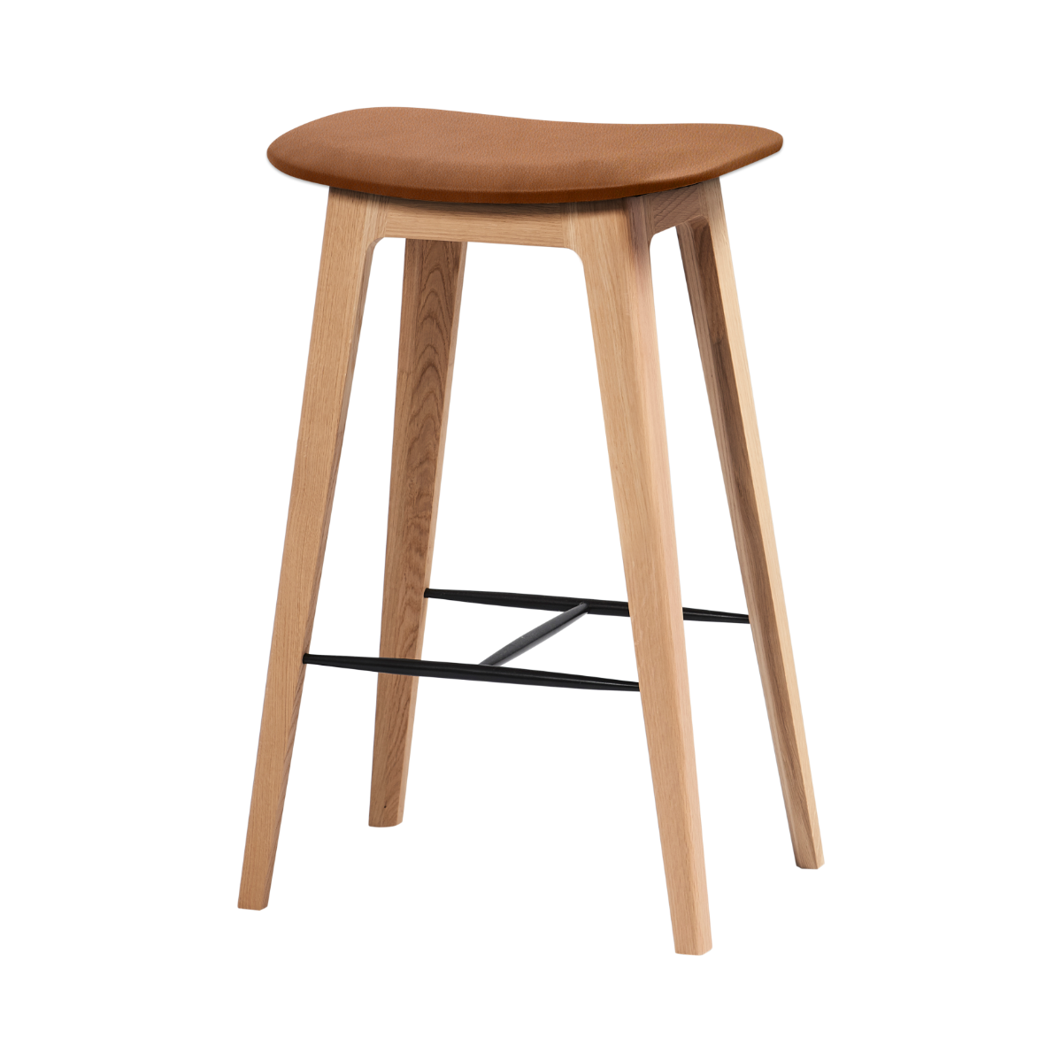 Nordic bar stool in oak with Terra Safari leather seat and 73 cm height, featuring a steel footrest.