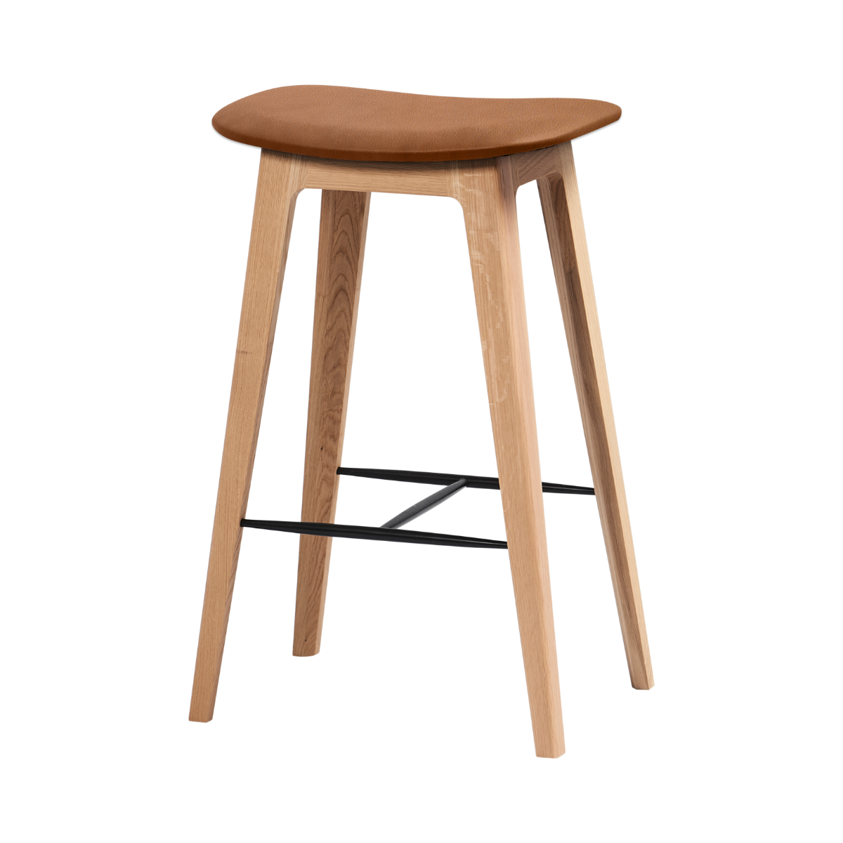 Nordic bar stool in oak with Terra Safari leather seat and 68 cm height, sleek and natural design.