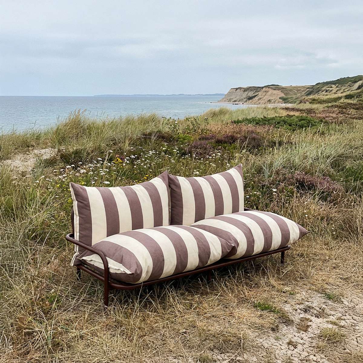 Mollis Lounge Sofa 2 Seater in Renesse Chestnut with powder-coated aluminum frame and eco-certified textile cushions outdoors