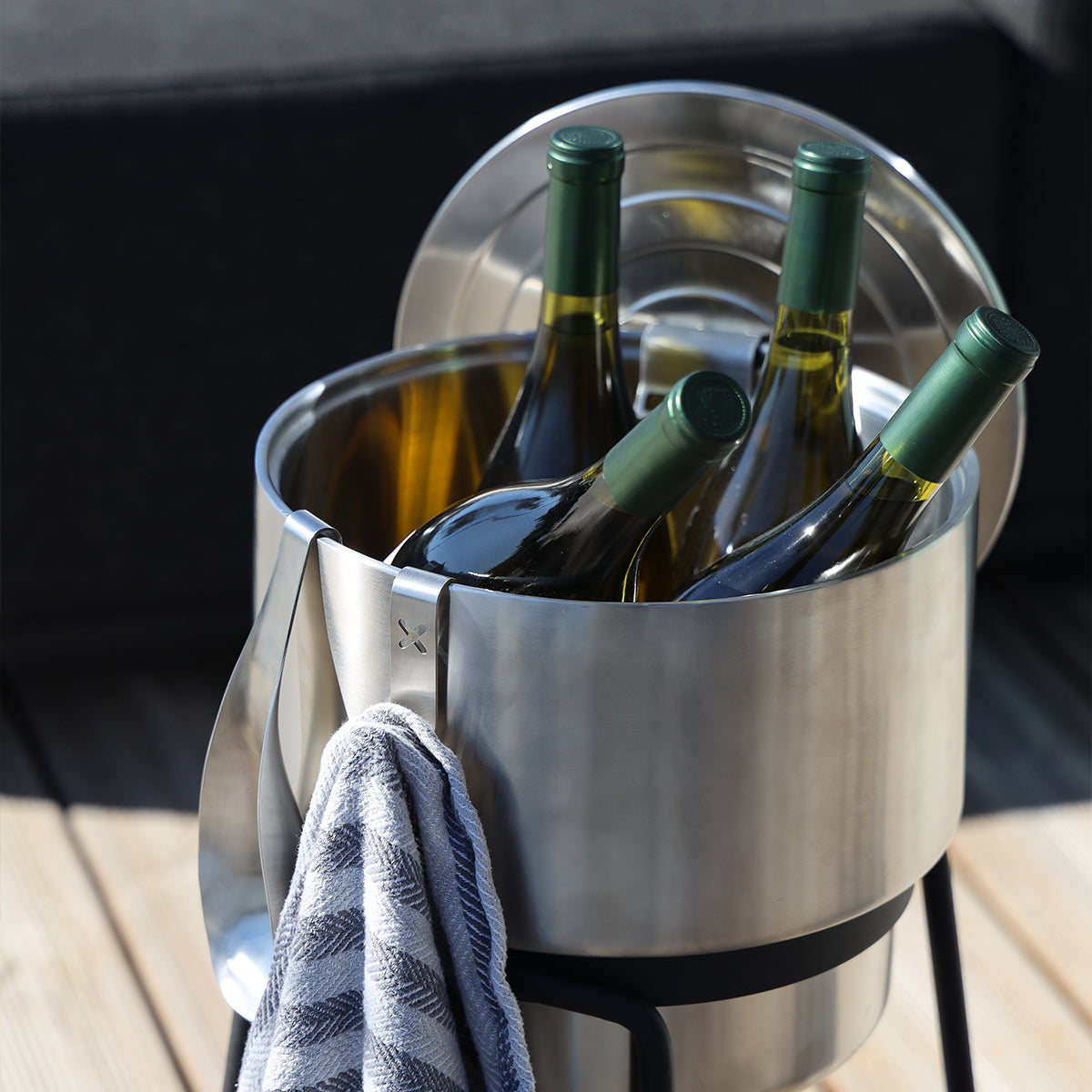 Outdoor best sale wine bucket